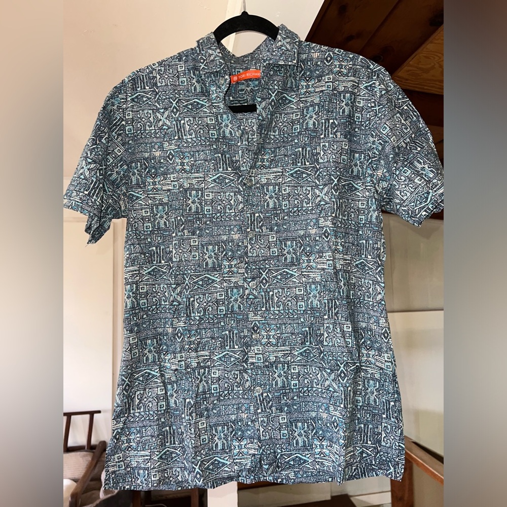 Tori Richard Hawaiian Shirt Men's Size S Tessera 100% Cotton Lawn Tapa Design